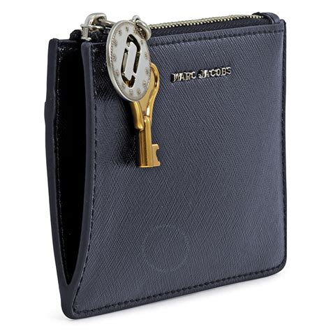 marc jacobs leather wallet.